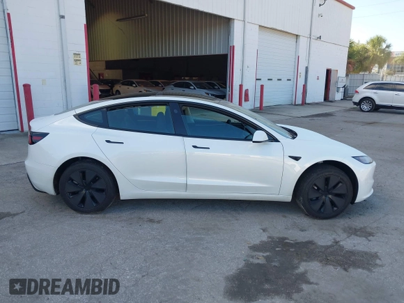 2025 Tesla Model 3 Long Range с VIN 5YJ3E1EA2SF988439, выставлен на аукционе IAAI как лот 42258606 с пробегом 3 566 миль миль и . История ставок и продаж доступна на DreamBid. Изображение 12.