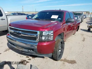 2008 Chevrolet Silverado 1500 1LT with VIN 3GCEC13J48G299099, listed as a IAAI auction lot 41309716 with 199,215 mi miles and . Bid and sale history available at DreamBid. Image 2.