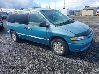 1996 Dodge Caravan SE with VIN 1B4GP45R9TB426378, listed as a IAAI auction lot 41947737 with 150,182 mi miles and . Bid and sale history available at carsss.com. Image 1.