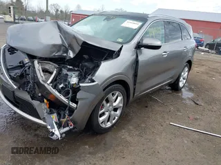 2018 Kia Sorento SX with VIN 5XYPKDA53JG424729, listed as a IAAI auction lot 41914859 with 105,522 mi miles and . Bid and sale history available at carsss.com. Image 2.