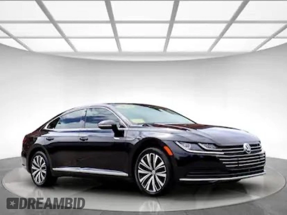 2019 Volkswagen Arteon z VIN WVWDR7AN7KE022XXX, wystawiony jako Copart lot #59252445 z przebiegiem 33 032 mil mil oraz Tytuł czysty. Historia ofert i sprzedaży dostępna na DreamBid. Obrazek 1.