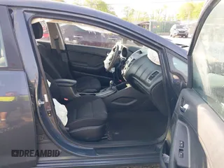 2016 Kia Forte LX z VIN KNAFK4A68G5477333, wystawiony jako IAAI lot #42196777 z przebiegiem 77 805 mil mil oraz . Historia ofert i sprzedaży dostępna na DreamBid. Obrazek 5.