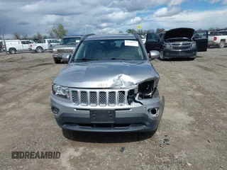 2016 Jeep Compass Latitude z VIN 1C4NJCEA3GD748900, wystawiony jako IAAI lot #42150337 z przebiegiem 72 190 mil mil oraz . Historia ofert i sprzedaży dostępna na DreamBid. Obrazek 12.