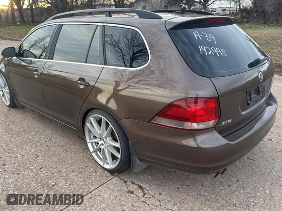 2014 Volkswagen Jetta SportWagen TDI w/Sunroof with VIN 3VWPL7AJ0EM615977, listed as a Copart auction lot 43859805 with 94,671 mi miles and Clean Title. Bid and sale history available at carsss.com. Image 3.