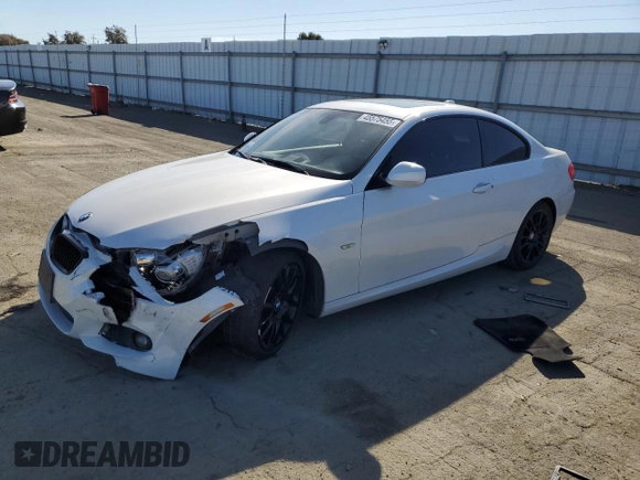 2011 BMW 3 Series 328i z VIN WBAKE5C55BE755050, wystawiony jako Copart lot #45575455 z przebiegiem 148 301 mil mil oraz Szkoda całkowita • Salvage title. Historia ofert i sprzedaży dostępna na DreamBid. Obrazek 1.