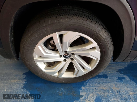 2023 Volkswagen Atlas SE z VIN 1V2HR2CA5PC527628, wystawiony jako IAAI lot #42569146 z przebiegiem 27 424 mil mil oraz . Historia ofert i sprzedaży dostępna na DreamBid. Obrazek 5.