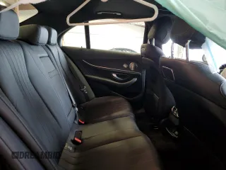 2019 Mercedes-Benz E-Class E 300 with VIN WDDZF4KB8KA528772, listed as a Copart auction lot 46392773 with 33,236 mi miles. Bid and sale history available at carsss.com. Image 10.