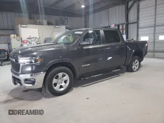2025 Ram 1500 Big Horn z VIN 1C6SRFFP3SN636561, wystawiony jako Copart lot #50597365 z przebiegiem 3 340 mil mil oraz Szkoda całkowita • Salvage title. Historia ofert i sprzedaży dostępna na DreamBid. Obrazek 1.