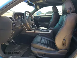 2010 Dodge Challenger R/T Classic z VIN 2B3CJ5DT3AH130736, wystawiony jako Copart lot #53947775 z przebiegiem 113 884 mil mil oraz Szkoda całkowita • Salvage title. Historia ofert i sprzedaży dostępna na DreamBid. Obrazek 7.