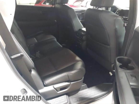 2024 Honda Passport Black Edition with VIN 5FNYF8H86RB001825, listed as a IAAI auction lot 41019497 with 15,884 mi miles and . Bid and sale history available at DreamBid. Image 8.