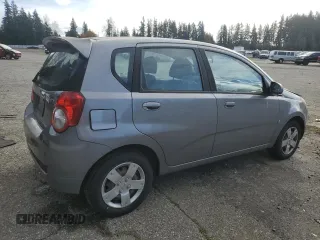 2009 Pontiac G3 z VIN KL2TD66E39B647536, wystawiony jako Copart lot #76592784 z przebiegiem 123 818 mil mil oraz Szkody całkowita. Historia ofert i sprzedaży dostępna na DreamBid. Obrazek 3.