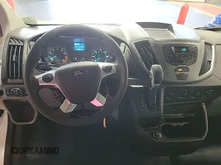 2019 Ford Transit z VIN 1FTYE1YM9KKA69150, wystawiony jako IAAI lot #42723249 z przebiegiem 226 890 mil mil oraz . Historia ofert i sprzedaży dostępna na DreamBid. Obrazek 18.
