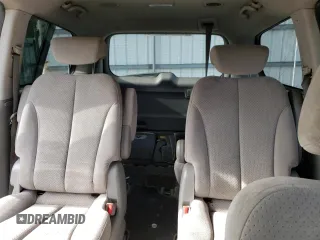 2008 Hyundai Entourage GLS z VIN KNDMC233586051822, wystawiony jako Copart lot #56200055 z przebiegiem 180 513 mil mil oraz Szkoda całkowita • Salvage title. Historia ofert i sprzedaży dostępna na DreamBid. Obrazek 10.