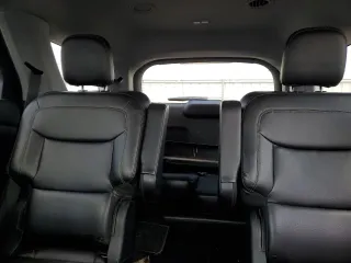 2020 Ford Explorer XLT z VIN 1FMSK8DH5LGC87327, wystawiony jako Copart lot #56248725 z przebiegiem 124 778 mil mil oraz Szkoda całkowita • Salvage title. Historia ofert i sprzedaży dostępna na DreamBid. Obrazek 10.