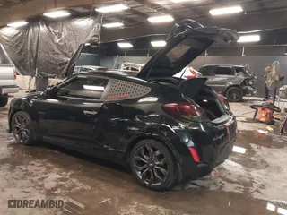 2015 Hyundai Veloster RE:FLEX with VIN KMHTC6AD2FU223615, listed as a IAAI auction lot 41388773 with 111,381 mi miles. Bid and sale history available at carsss.com. Image 3.