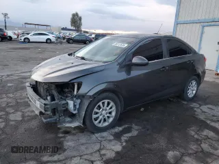 2017 Chevrolet Sonic LT z VIN 1G1JD5SG3H4123658, wystawiony jako Copart lot #89312635 z przebiegiem 121 061 mil mil oraz Szkoda całkowita • Salvage title. Historia ofert i sprzedaży dostępna na DreamBid. Obrazek 1.