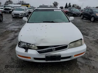 1997 Honda Accord EX with VIN 1HGCD565XVA178602, listed as a Copart auction lot 84797774 with 250,955 mi miles and Salvage Title. Bid and sale history available at DreamBid. Image 5.