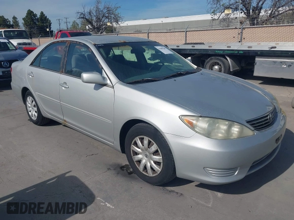 2006 Toyota Camry STD z VIN 4T1BE30K66U730117, wystawiony jako IAAI lot #41885289 z przebiegiem 201 541 mil mil oraz . Historia ofert i sprzedaży dostępna na DreamBid. Obrazek 1.