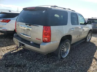 2009 GMC Yukon SLT w/4SB with VIN 1GKFK33089R245627, listed as a Copart auction lot 72288004 with 182,942 mi miles and Salvage Title. Bid and sale history available at carsss.com. Image 3.