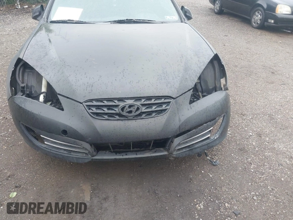2010 Hyundai Genesis Coupe z VIN KMHHT6KD7AU028056, wystawiony jako IAAI lot #42237317 z przebiegiem 186 617 mil mil oraz . Historia ofert i sprzedaży dostępna na DreamBid. Obrazek 6.