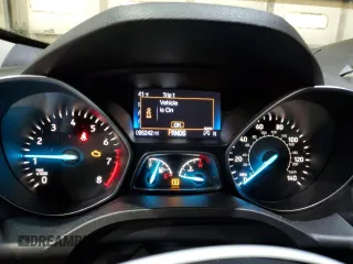 2018 Ford Escape SE z VIN 1FMCU9GD7JUD46213, wystawiony jako Copart lot #45981125 z przebiegiem 95 242 mil mil oraz Czysty tytuł • Clean title. Historia ofert i sprzedaży dostępna na DreamBid. Obrazek 9.