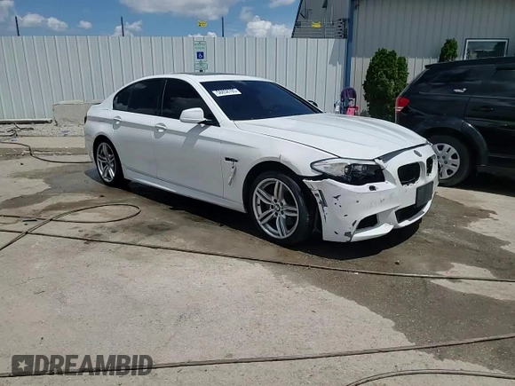 2013 BMW 5 Series 535i xDrive z VIN WBAFU7C59DDU73258, wystawiony jako Copart lot #56858785 z przebiegiem Nie podano mil oraz Szkoda całkowita • Salvage title. Historia ofert i sprzedaży dostępna na DreamBid. Obrazek 14.