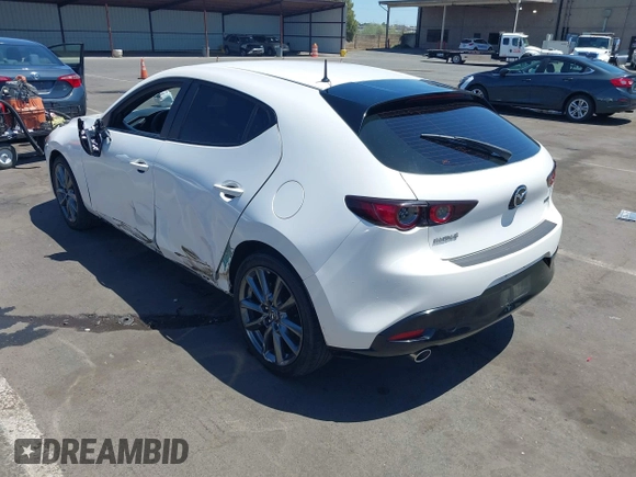 2021 Mazda 3 Select z VIN JM1BPAKLXM1321304, wystawiony jako IAAI lot #42289747 z przebiegiem Nie podano mil oraz . Historia ofert i sprzedaży dostępna na DreamBid. Obrazek 3.