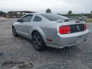 2007 Ford Mustang GT Deluxe with VIN 1ZVFT82H575250931, listed as a IAAI auction lot 42631956 with 152,886 mi miles and . Bid and sale history available at DreamBid. Image 3.
