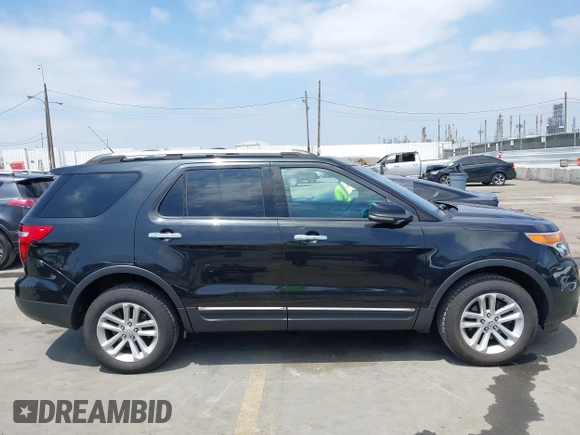 2013 Ford Explorer XLT with VIN 1FM5K8D82DGA28759, listed as a IAAI auction lot 42098916 with 236,444 mi miles and . Bid and sale history available at carsss.com. Image 13.