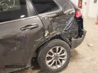 2020 Jeep Cherokee Altitude с VIN 1C4PJMLX9LD527561, выставлен на аукционе IAAI как лот 41417752 с пробегом 93 992 миль миль и . История ставок и продаж доступна на DreamBid. Изображение 6.