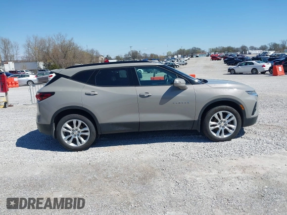 2021 Chevrolet Blazer LT z VIN 3GNKBDR47MS560250, wystawiony jako IAAI lot #41863483 z przebiegiem 69 207 mil mil oraz . Historia ofert i sprzedaży dostępna na DreamBid. Obrazek 13.