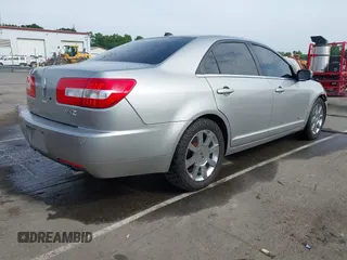2009 Lincoln MKZ z VIN 3LNHM26T39R612027, wystawiony jako IAAI lot #42286784 z przebiegiem 1 088 138 mil mil oraz . Historia ofert i sprzedaży dostępna na DreamBid. Obrazek 4.
