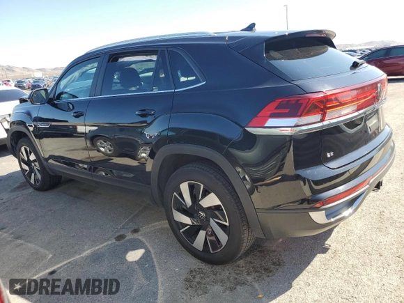 2024 Volkswagen Atlas SE with VIN 1V2WE2CA2RC220214, listed as a Copart auction lot 56092105 with 35,083 mi miles and Salvage title. Bid and sale history available at DreamBid. Image 2.