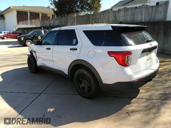 2020 Ford Police Interceptor Utility z VIN 1FM5K8AB0LGD09716, wystawiony jako IAAI lot #41772403 z przebiegiem 106 253 mil mil oraz . Historia ofert i sprzedaży dostępna na DreamBid. Obrazek 3.