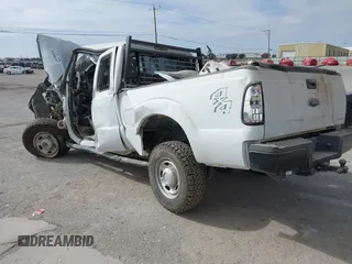 2014 Ford F-250 XL z VIN 1FT7X2B69EEB65286, wystawiony jako IAAI lot #41606147 z przebiegiem Nie podano mil oraz . Historia ofert i sprzedaży dostępna na DreamBid. Obrazek 3.