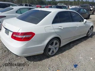2011 Mercedes-Benz E-Class E 350 Luxury with VIN WDDHF5GB9BA270210, listed as a IAAI auction lot 41527438 with 147,692 mi miles. Bid and sale history available at carsss.com. Image 4.
