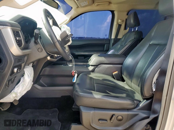 2022 Ford Expedition XLT z VIN 1FMJU1HT0NEA14953, wystawiony jako Copart lot #58150705 z przebiegiem 44 670 mil mil oraz Szkoda całkowita • Salvage title. Historia ofert i sprzedaży dostępna na DreamBid. Obrazek 7.