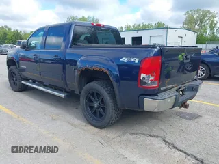 2009 GMC Sierra 1500 z VIN 2GTEK33Y391100131, wystawiony jako IAAI lot #42292487 z przebiegiem 197 968 mil mil oraz . Historia ofert i sprzedaży dostępna na DreamBid. Obrazek 3.