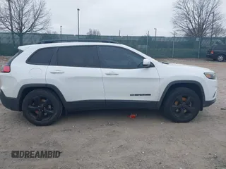 2019 Jeep Cherokee Latitude Plus with VIN 1C4PJMLB8KD292170, listed as a IAAI auction lot 41800952 with 67,277 mi miles and . Bid and sale history available at DreamBid. Image 13.