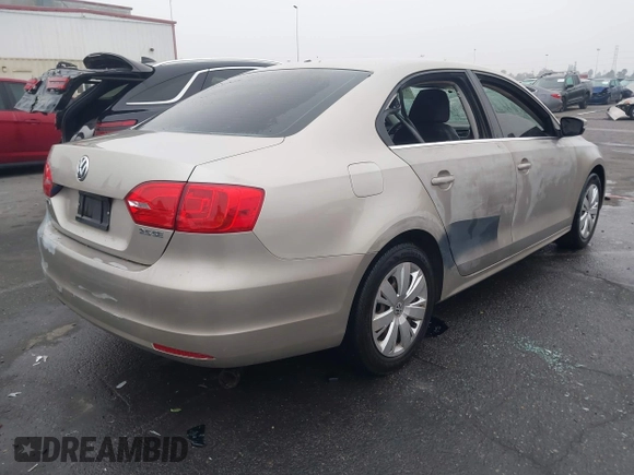 2013 Volkswagen Jetta SE z VIN 3VWDP7AJ4DM265033, wystawiony jako IAAI lot #41029651 z przebiegiem 126 879 mil mil oraz . Historia ofert i sprzedaży dostępna na DreamBid. Obrazek 4.