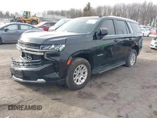2021 Chevrolet Tahoe LT z VIN 1GNSKNKD2MR444988, wystawiony jako IAAI lot #41372873 z przebiegiem 45 731 mil mil oraz . Historia ofert i sprzedaży dostępna na DreamBid. Obrazek 2.