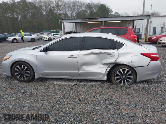 2017 Nissan Altima S z VIN 1N4AL3AP1HC115795, wystawiony jako IAAI lot #41523816 z przebiegiem 209 912 mil mil oraz . Historia ofert i sprzedaży dostępna na DreamBid. Obrazek 15.