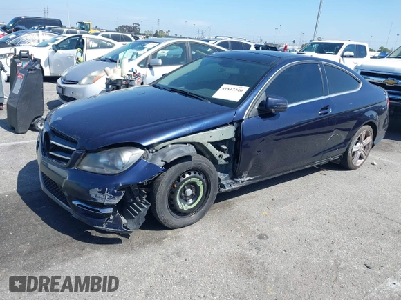 2014 Mercedes-Benz C 250 с VIN WDDGJ4HB1EG259318, выставлен на аукционе IAAI как лот 41817340 с пробегом 154 570 миль миль и . История ставок и продаж доступна на DreamBid. Изображение 19.