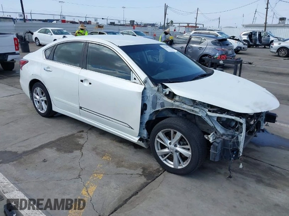 2014 Nissan Altima 2.5 S with VIN 1N4AL3AP7EC274865, listed as a IAAI auction lot 41916052 with 113,687 mi miles. Bid and sale history available at carsss.com. Image 1.