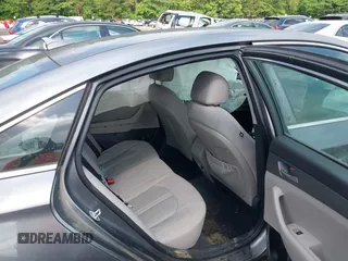 2018 Hyundai Sonata SE z VIN 5NPE24AF0JH641955, wystawiony jako IAAI lot #42255157 z przebiegiem 120 992 mil mil oraz . Historia ofert i sprzedaży dostępna na DreamBid. Obrazek 8.