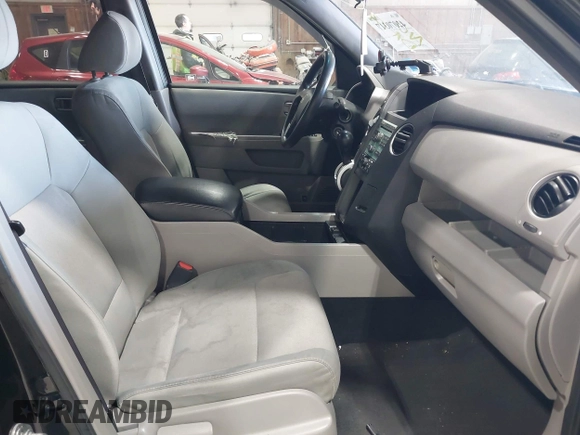 2009 Honda Pilot LX with VIN 5FNYF48219B047437, listed as a IAAI auction lot 42070317 with 253,853 mi miles and . Bid and sale history available at DreamBid. Image 5.