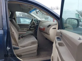 2008 Chrysler Town & Country LX with VIN 2A8HR44H68R743840, listed as a IAAI auction lot 41829643 with 183,696 mi miles. Bid and sale history available at carsss.com. Image 5.