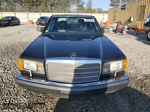 1989 Mercedes-Benz 560 with VIN WDBCA39E9KA463003, listed as a Copart auction lot 49808495 with 125,388 mi miles and Salvage Title. Bid and sale history available at DreamBid. Image 5.
