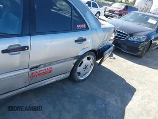 1998 Mercedes-Benz C с VIN WDBHA33G8WF744587, выставлен на аукционе IAAI как лот 42682845 с пробегом 271 027 миль миль и . История ставок и продаж доступна на DreamBid. Изображение 6.
