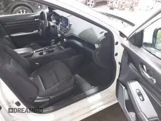 2019 Nissan Altima 2.5 S with VIN 1N4BL4BV1KC129923, listed as a IAAI auction lot 41894444 with 135,159 mi miles. Bid and sale history available at carsss.com. Image 5.